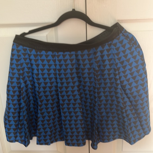 Armani Exchange short skirt - Picture 2 of 6